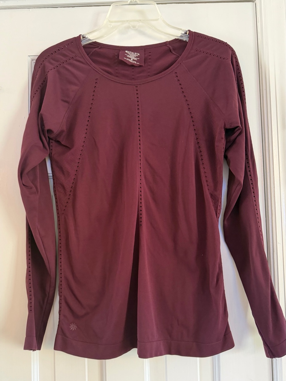 Athleta Shirt Womens Burgundy
Long Sleeve Foothill Eyelet Cutout
Size M